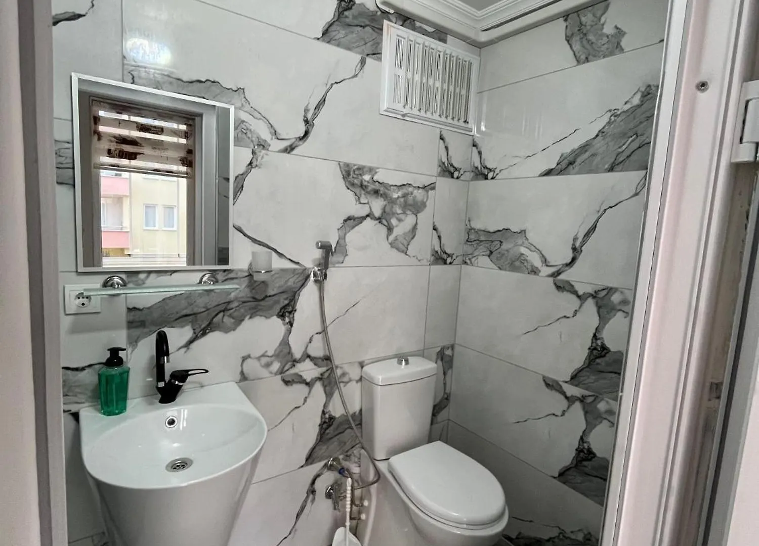 Yali Apart Hotel 0*, טראבזון